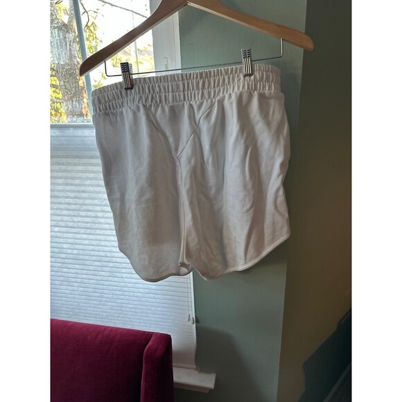 GYMSHARK white athletic shorts - Picture 2 of 4